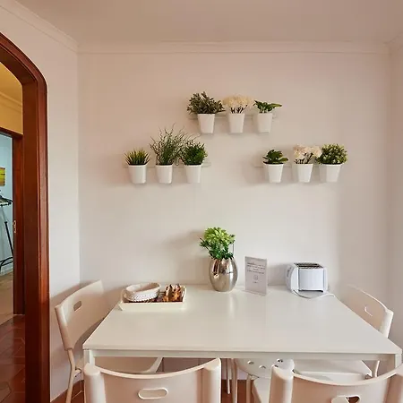 Checkincheckout - Musa Apartment